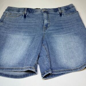 CATO Shorts Women's‎ Blue Size 16 Denim Contour Fit Stretch Pockets